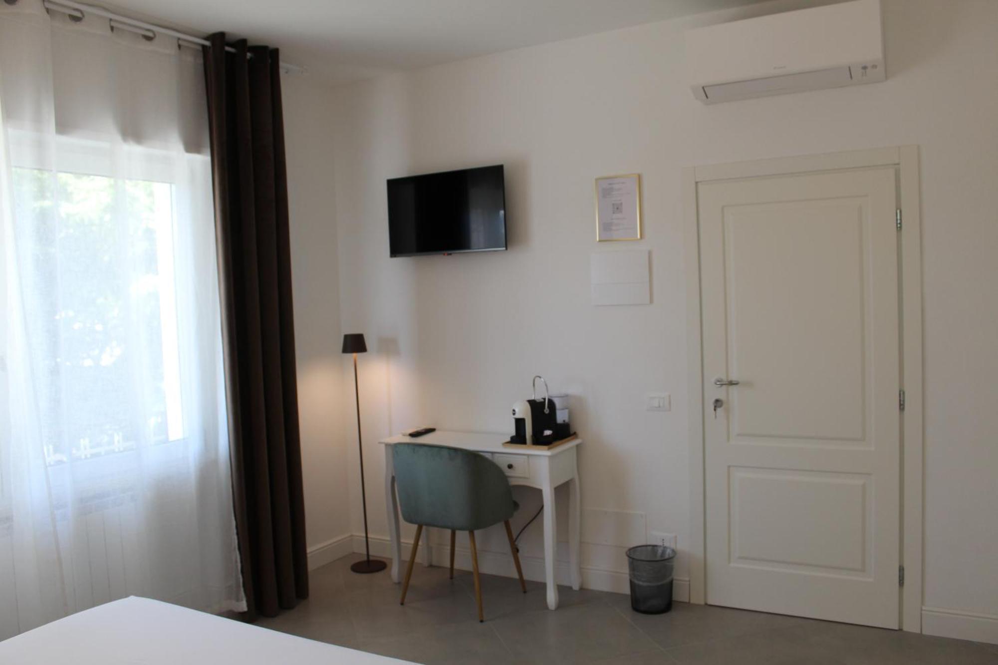 Villa Forte Salvi - Rooms Peschiera del Garda Esterno foto